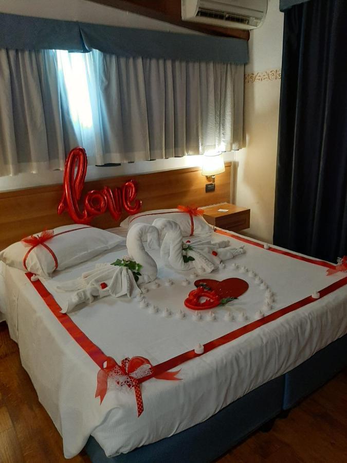 Hotel Aurora Wellness & Spa 티볼리 테르메 외부 사진