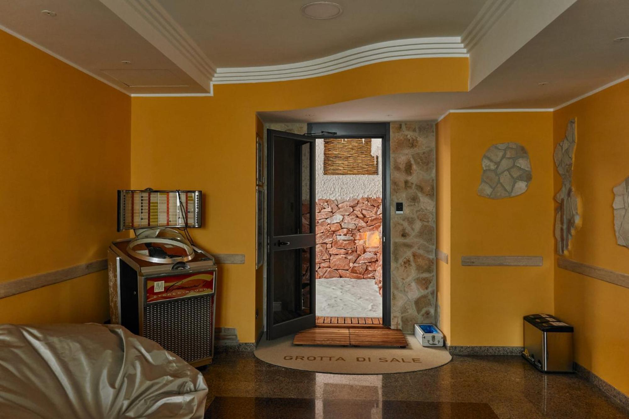 Hotel Aurora Wellness & Spa 티볼리 테르메 외부 사진