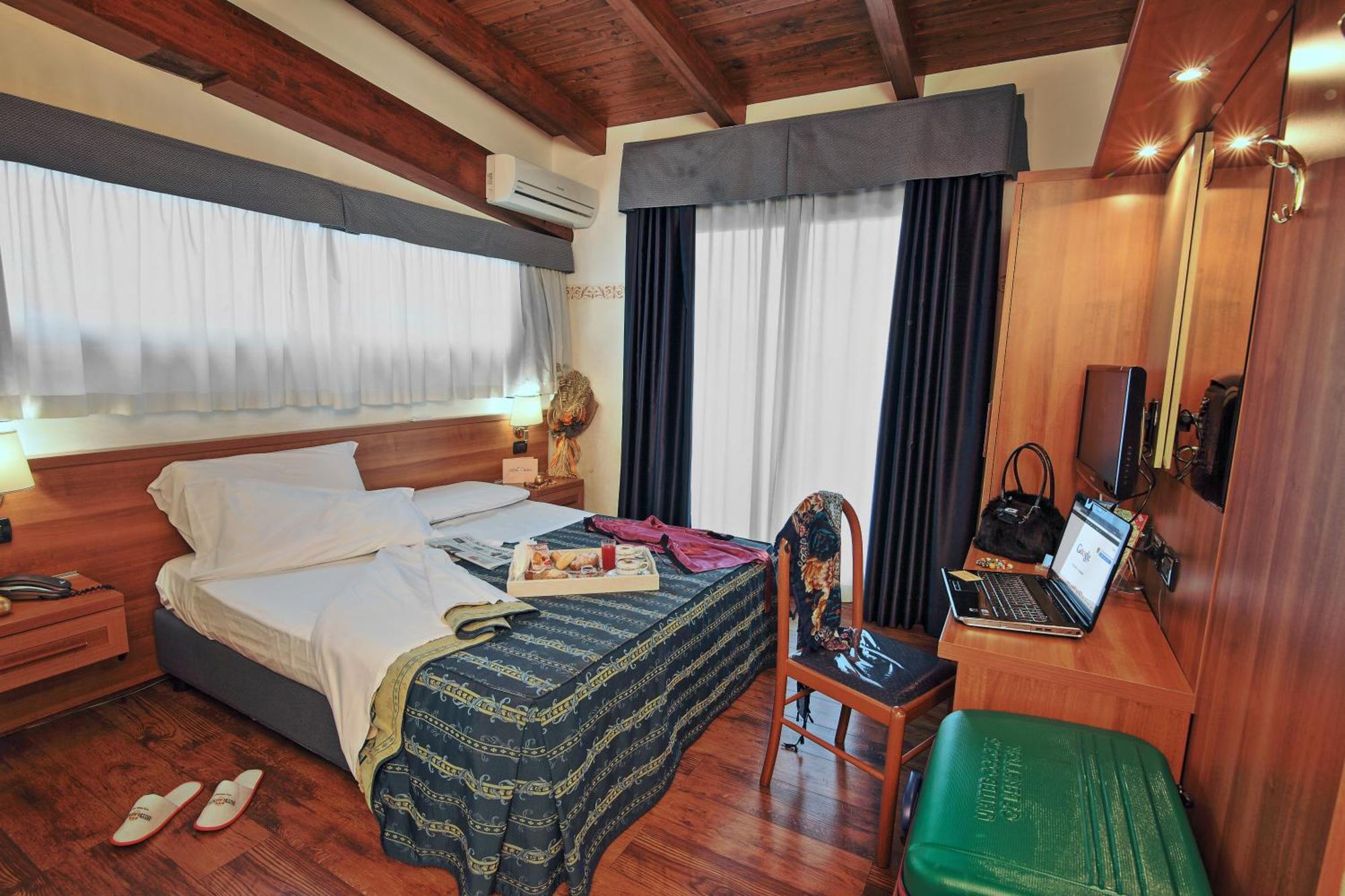 Hotel Aurora Wellness & Spa 티볼리 테르메 외부 사진
