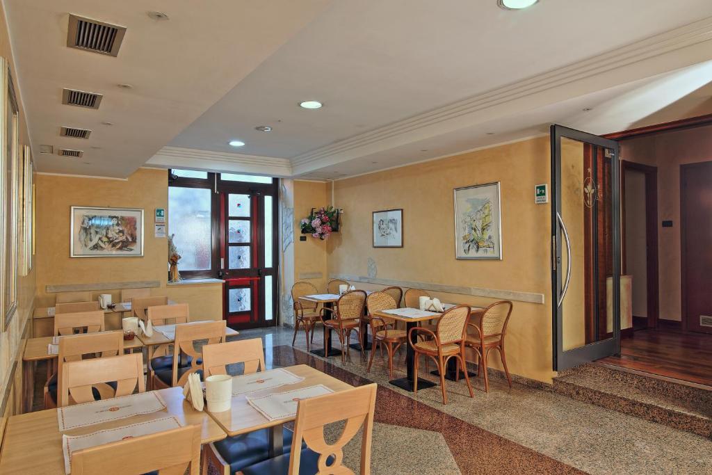Hotel Aurora Wellness & Spa 티볼리 테르메 외부 사진